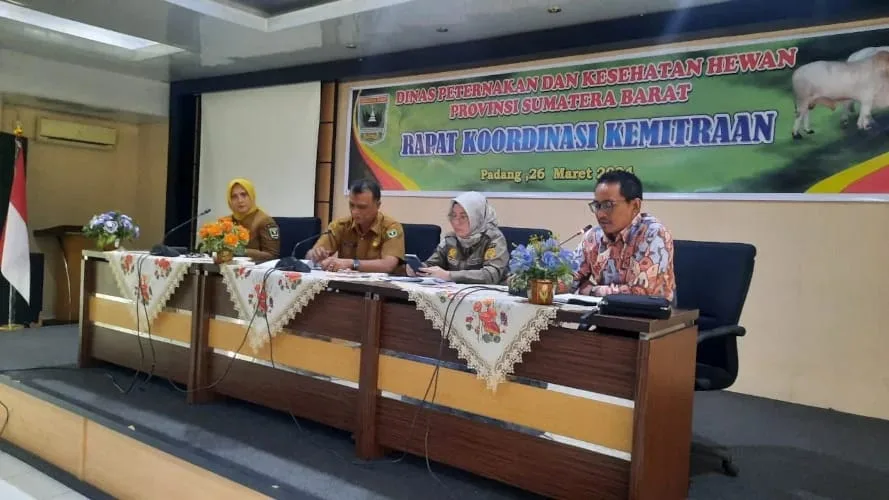 Kakanwil KPPU I Medan, Ridho Pamungkas meminta para peternak plasma di Sumbar untuk melaporkan dugaan kecurangan yang dilakukan pihak perusahaan inti.