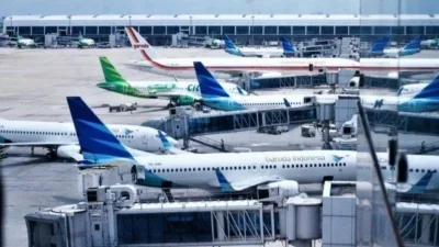 KPPU bakal memanggil manajemen 7 Maskapai penerbangan terkait tiket menjelang lebaran.