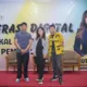Anggota DPR RI Meutya Hafid saat berfoto bersama seusai mengikuti seminar tentang literasi digital.