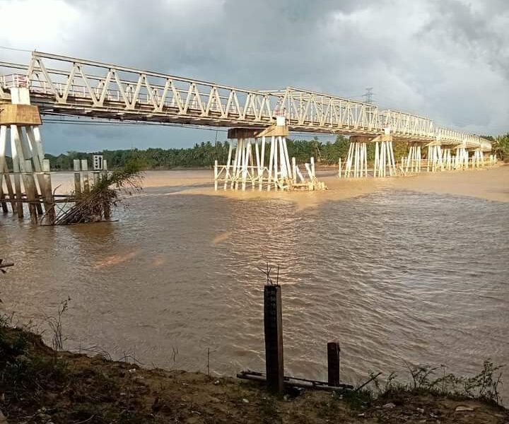 Jembatan pelayangan Muara Tembesi. (Ist)