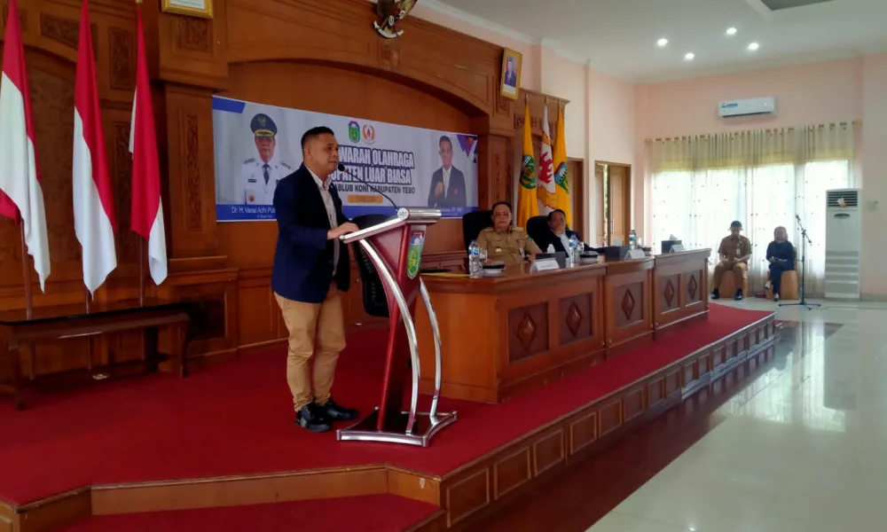 Ketua KONI Jambi, Budi Setiawan saat membuat Musorkablub KONI Tebo pada Senin, 13 Mei 2024. (ist)