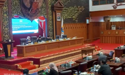 Rendra Usman saat menyampaikan intrupsi pada Al Haris. (DETAIL/Juan)