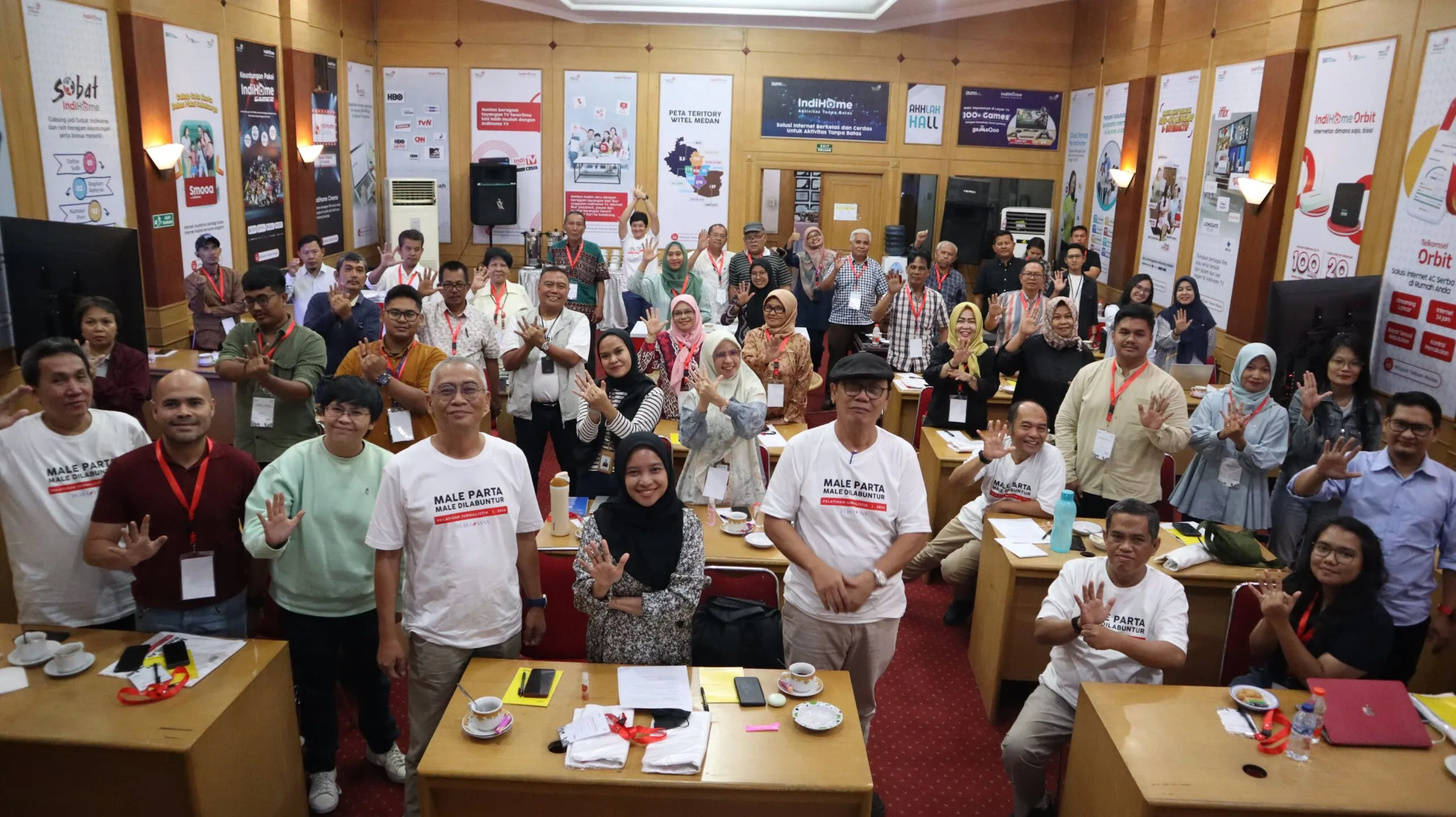 APV Corporate Communication Telkom Indonesia, Sabri Rasyid saat membuka Pelatihan Jurnalistik di Medan pada Kamis, 16 Mei 2024. (DETAIL/ Heno)