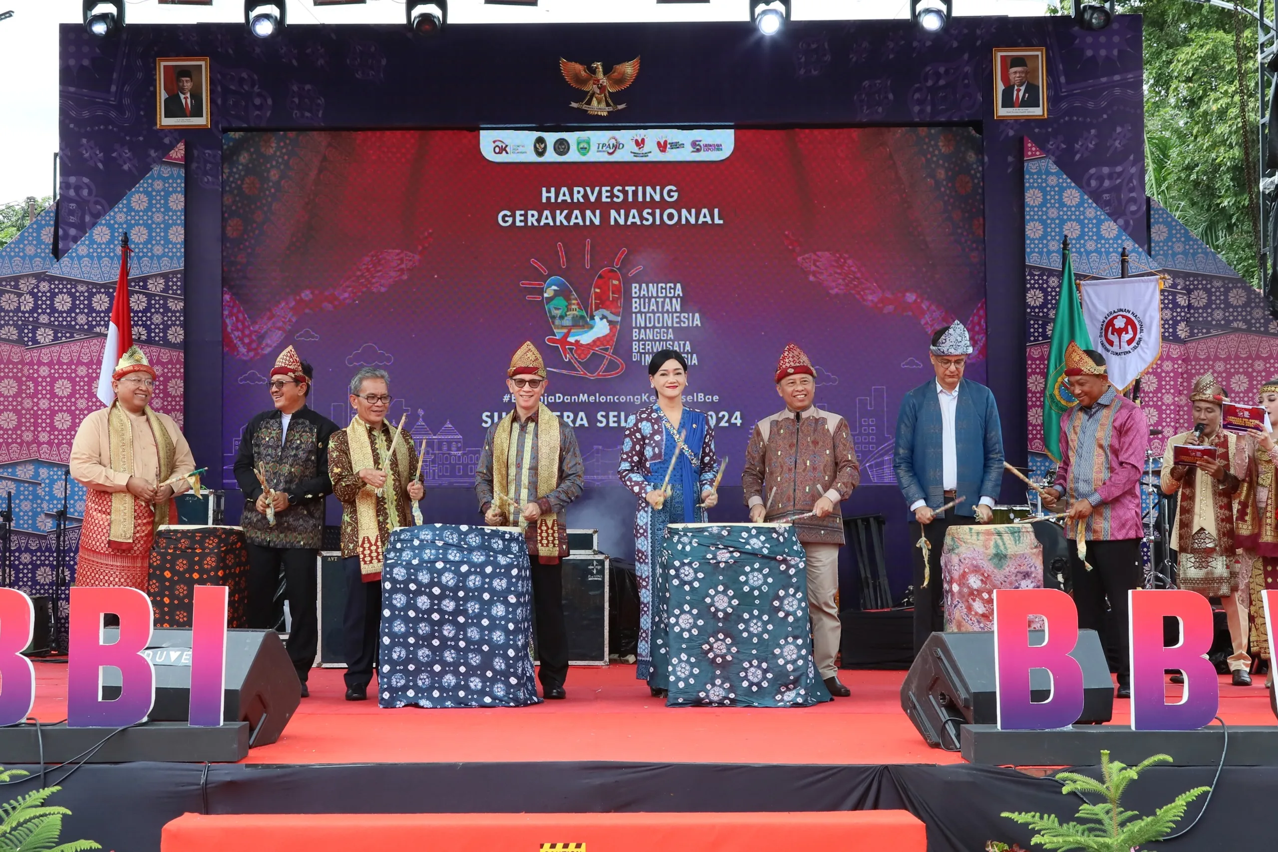 OJK menegaskan akan terus mendukung UMKM dan pelaku ekonomi kreatif di Indonesia. (ist)