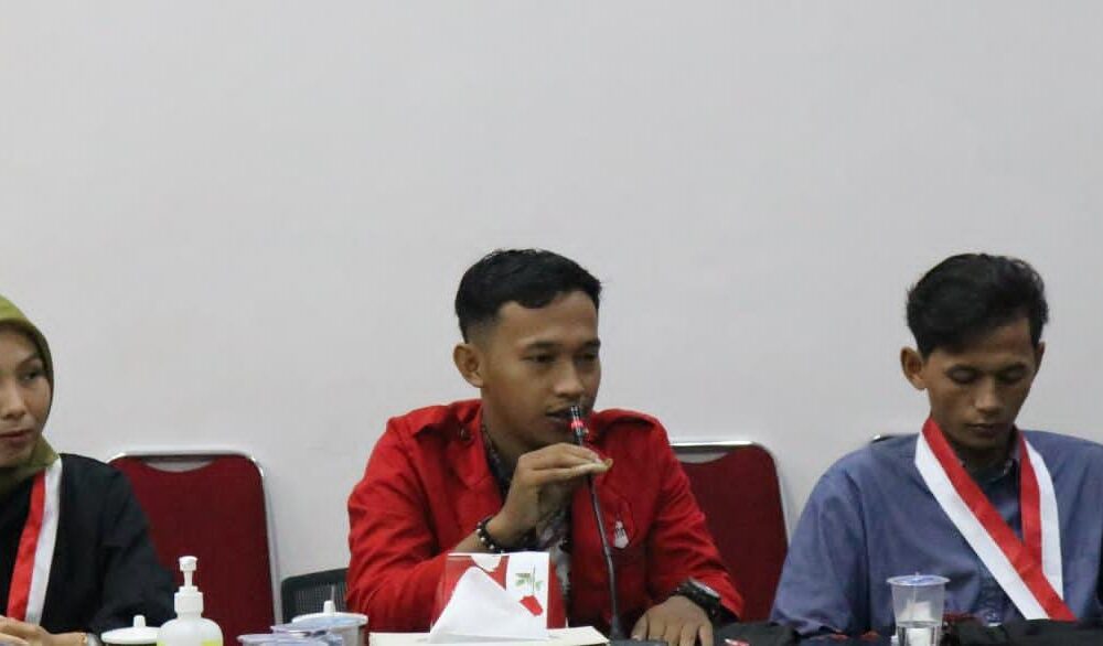 Hendro Silaban (merah). (ist)