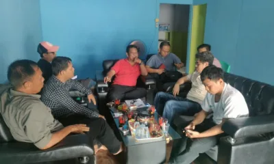 Dewan Etik IWO Kabupaten Tebo, Ansori Hasan saat mengunjungi markas IWO Tebo. (DETAIL/Hary)