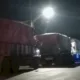 Antrean truk batu bara di Jalan Lintas Sumatra, tepatnya di Kelurahan Dusun Bangko, Kecamatan Bangko. (DETAIL/ist)