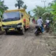 Kondisi jalan yang rusak parah di Simbur Naik, Tanjungjabung Timur. (ist)