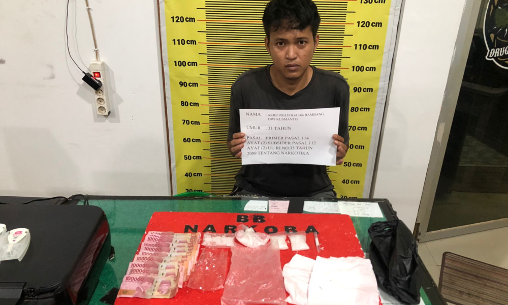 Bandar sabu dengan puluhan gram barang buktinya.(DETAIL/ist)