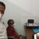 Pelaku MML (baju merah) saat ditanyai Kasubdit IV Renakta Ditreskrimum Polda Jambi AKBP Kristian. (DETAIL/Juan)