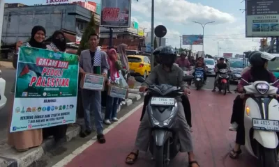 Aksi galang dana oleh Dai Peduli Jambi di Simpang Mayang (DETAIL/Jorgi)