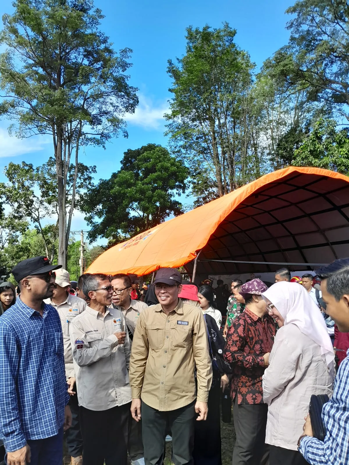 Rektor Unja dan perwakilan instansi lainnya dalam kegiatan aksi (DETAIL/Jorgi)