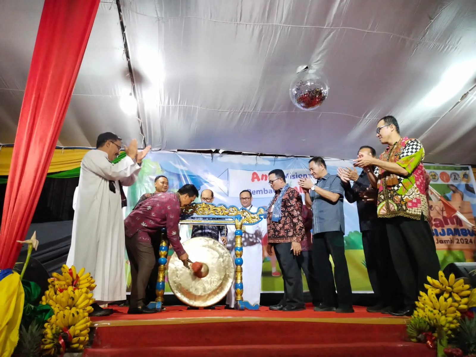 Pembukaan secara resmi oleh Asisten I Setda Provinsi Jambi, Arif Munandar. (DETAIL/Jorgi)