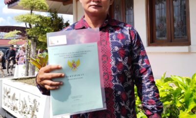 Arif, salah satu penerima sertifikat tanah. (DETAIL/Jorgi)