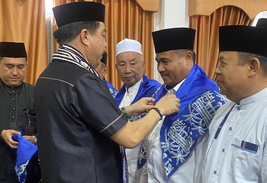 Dampingi Gubernur Jambi Pj Bupati H Mukti Lepas Keberangkatan Jemaah Calon Haji Asal