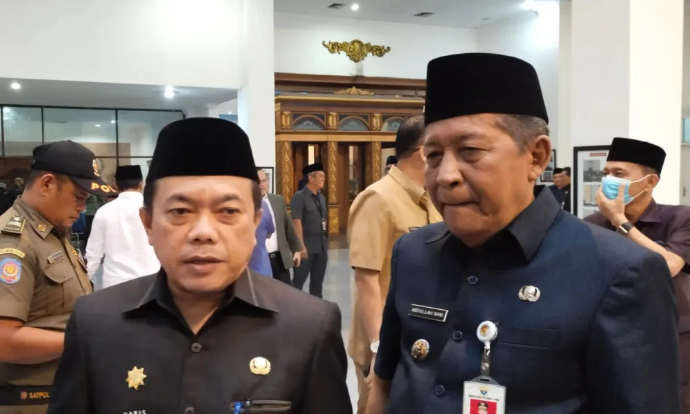 Gubernur Al Haris saat memberikan klarifikasi (DETAIL/Jorgi)