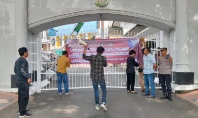 Massa aksi LP2LH demo di Kejati Jambi. (ist)