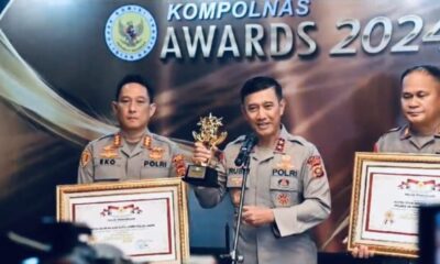 Kapolda Jambi dan Kapolsek Pamenang usai mendapatkan penghargaan Kompolnas Award. (DETAIL/ist)