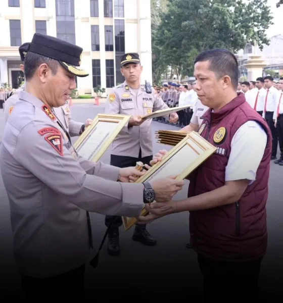 Pemberian penghargaan oleh Kapolda Jambi kepada personel (ist)