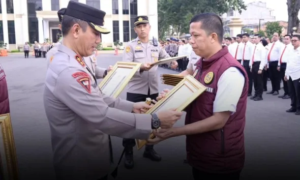 Pemberian penghargaan oleh Kapolda Jambi kepada personel (ist)