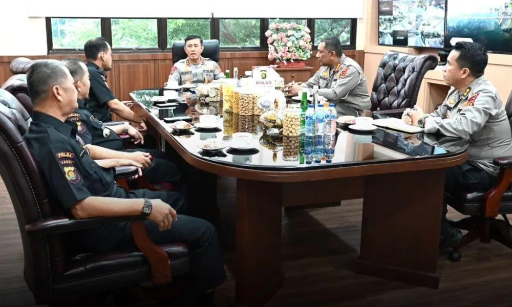 Silaturahmi Kapolda Jambi dan Senkom (ist)