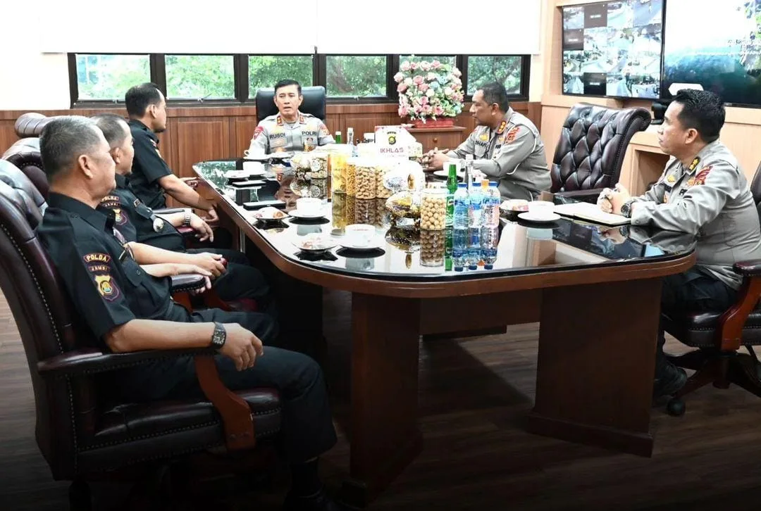 Silaturahmi Kapolda Jambi dan Senkom (ist)