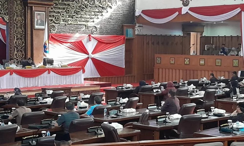 Suasana sidang paripurna di DPRD Provinsi Jambi. (DETAIL/ist)