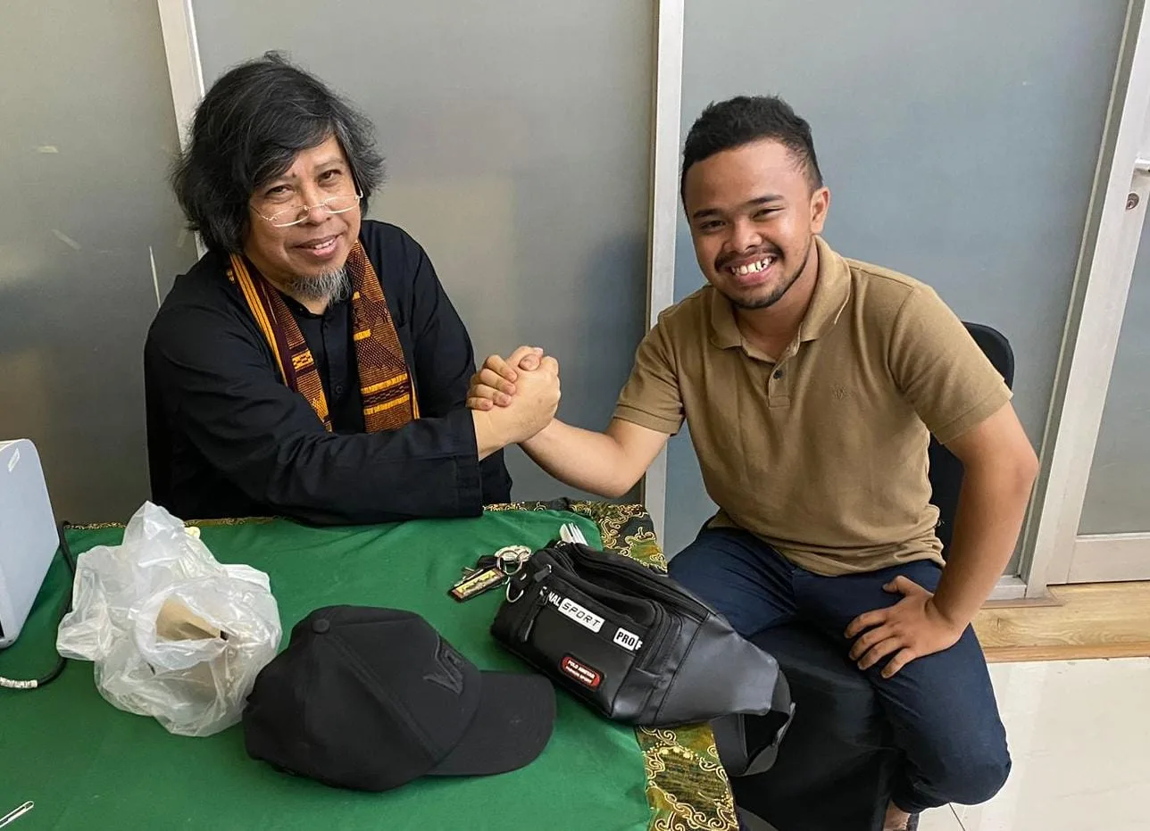 Pamong Budaya Ahli Madya Kemendikbudristek RI, Julianus Limbeng, saat diwawancarai wartawan DETAIL.ID. (DETAIL/Jorgi)