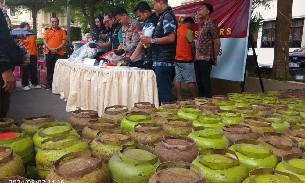 Ratusan tabung gas elpiji 3 Kg diamankan Ditreskrimsus Polda Jambi. (DETAIL/Juan)