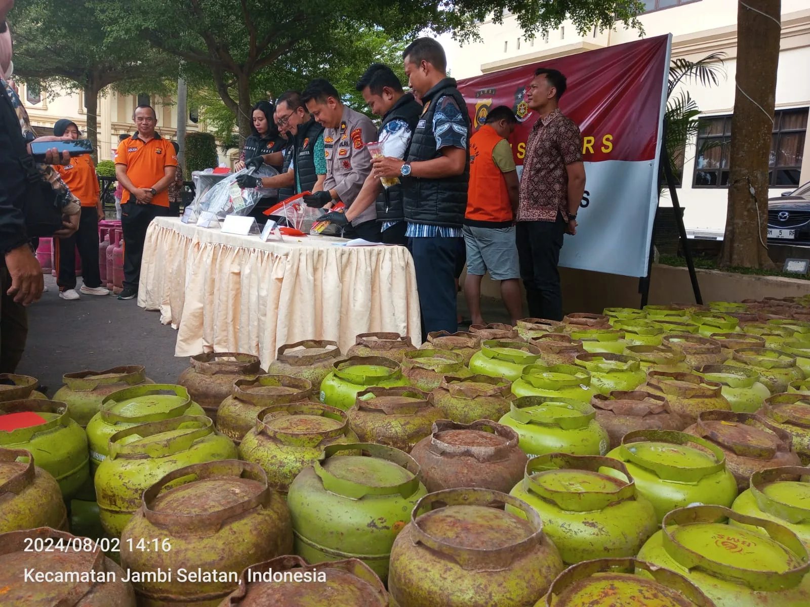 Ratusan tabung gas elpiji 3 Kg diamankan Ditreskrimsus Polda Jambi. (DETAIL/Juan)