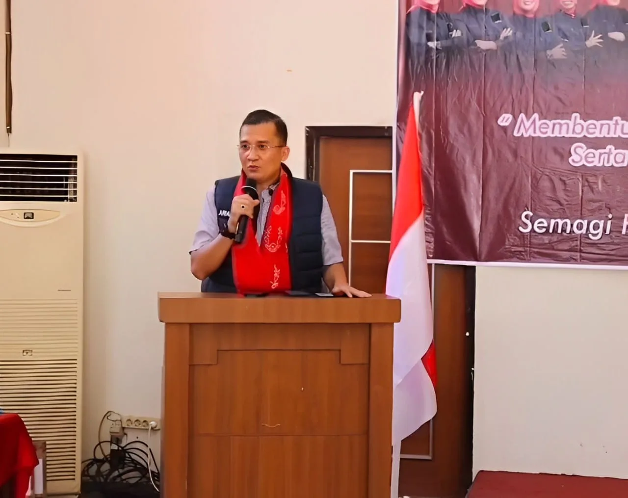 Kadis Kominfo Provinsi Jambi saat menyampaikan kata sambutan (ist)