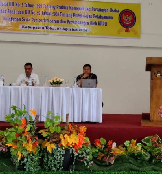 Kepala KPPU Kanwil I Sumbagut, Ridho Pamungkas saat berbicara tentang persaingan usaha yang sehat di Balige, ibukota Kabupaten Toba, kemarin. (ist)