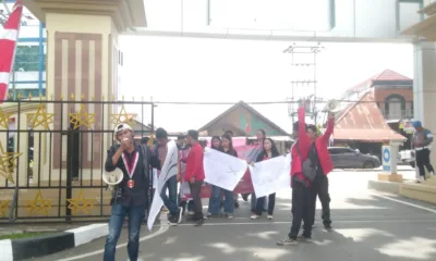 Ludwig Sitohang koordinator aksi di mabes Polda Jambi (DETAIL/Jorgi)