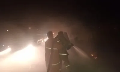 Proses pemadaman oleh Tim Damkartan Kota Jambi. (ist)