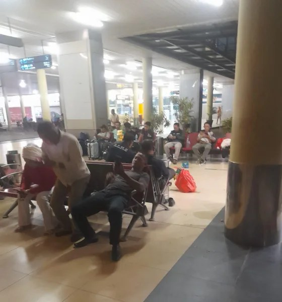 Para Kades dari Merangin, gagal berangkat sesuai jadwal tiket yang dipesan biro perjalanan PT Zarasisie Jaya Utama. (DETAIL/Juan)