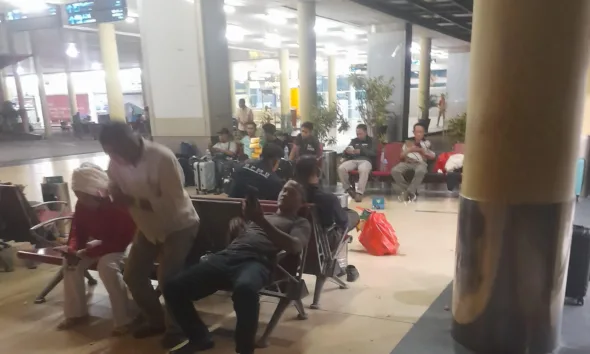 Para Kades dari Merangin, gagal berangkat sesuai jadwal tiket yang dipesan biro perjalanan PT Zarasisie Jaya Utama. (DETAIL/Juan)