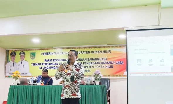 Kepala KPPU Kanwil I Sumbagut, Ridho Pamungkas saat berbicara tentang persaingan usaha di Bagan Siapi-api, ibukota Kabupaten Rokan Hilir (Rohil). (ist)
