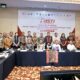 OJK dan Satgas PASTI Sumut berfoto bersama di sela-sela acara diskusi untuk mencegah aktivitas keuangan yang ilegal. (ist)