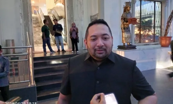 Terlapor dalam sidang BK DPRD Provinsi Jambi Pinto Jayanegara. (DETAIL/Juan)