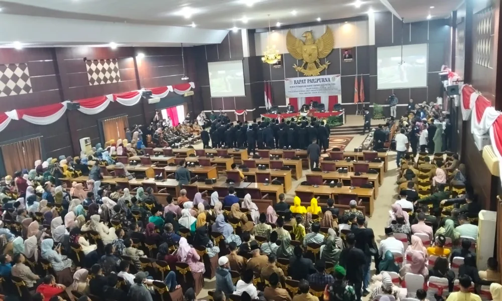 Suasana Rapat Paripurna DPRD Tebo dalam rangka pengambilan sumpah/janji anggota DPRD Tebo Periode Tahun 2024-2029. (ist)