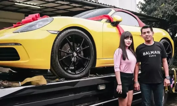 Afandi Susilo alias Ko Apek (kanan). (ist)