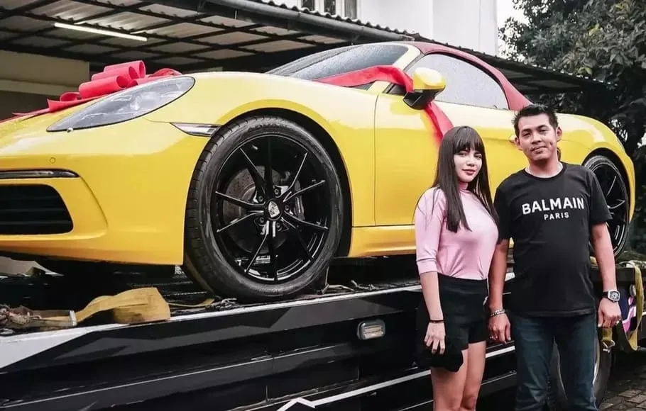 Afandi Susilo alias Ko Apek (kanan). (ist)