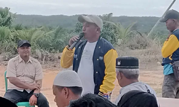 Dinar, Ketua PAC Gerindra VII Koto Ilir yang mengalihkan dukungan ke pasangan Agus Rubiyanto - Nazar Efendi. (ist)