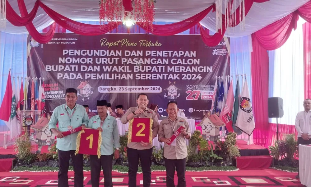 Dua pasang calon Bupati dan Wakil Bupati Merangin usai pencabutan nomor urut Paslon di KPU merangin. (DETAIL/ist)