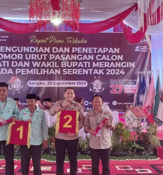 Dua pasang calon Bupati dan Wakil Bupati Merangin usai pencabutan nomor urut Paslon di KPU merangin. (DETAIL/ist)