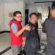 Ketua Ormas DPC GRIB Jaya Labuhan Batu, Sumatera Utara, Khairul Arifin setelah ditangkap langsung dibawa ke Polda Jambi. (ist)