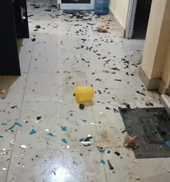 Kondisi Polsek Kumpeh Ilir pasca diserang warga. (ist