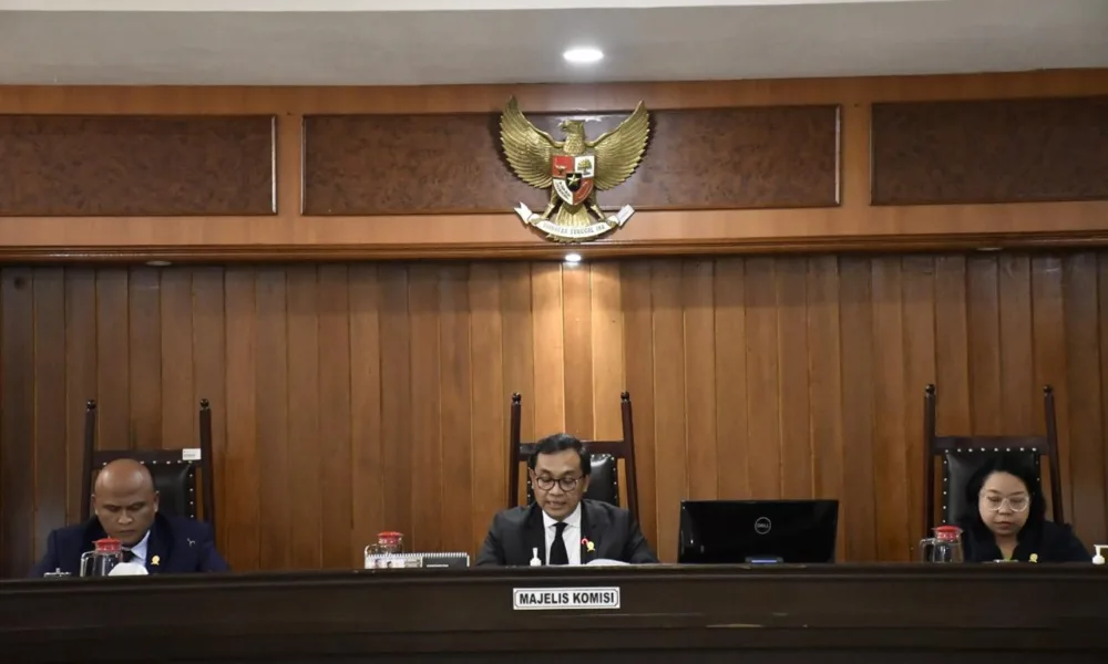 Majelis KPPU memberikan keputusan terkait harga penyediaan jasa depo peti kemas di Pelabuhan Panjang, Lampung. (ist)