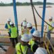 Waka DPRD Provinsi Jambi, Ketua DPRD Kota Jambi, Kepala BWSS Sumatera VI beserta rombongan di Intake PDAM Aur Duri. (DETAIL/Juan)