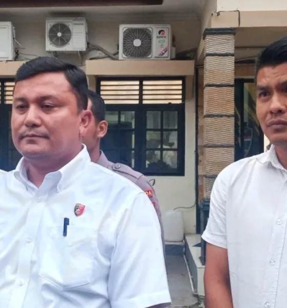 Plh Kasubdit V Cyber Polda Jambi, AKBP Reza (tengah). (ist)